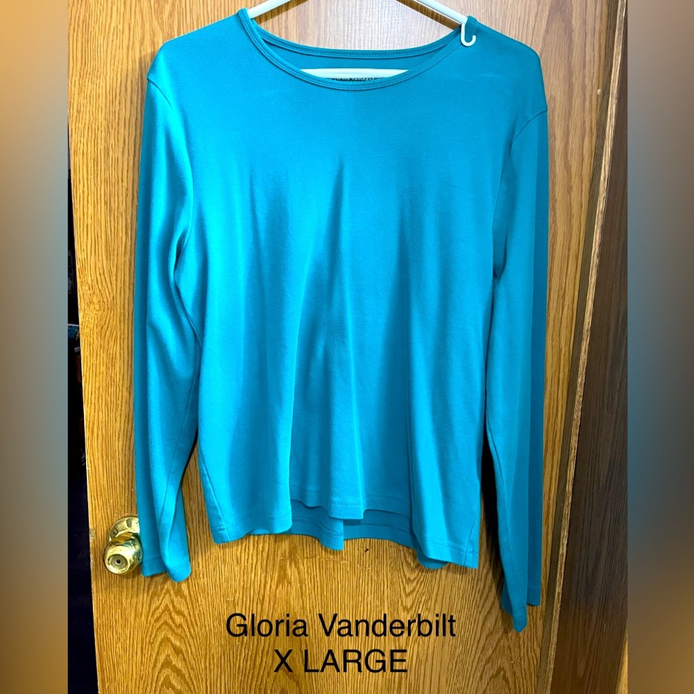 Gloria Vanderbilt long sleeve shirt